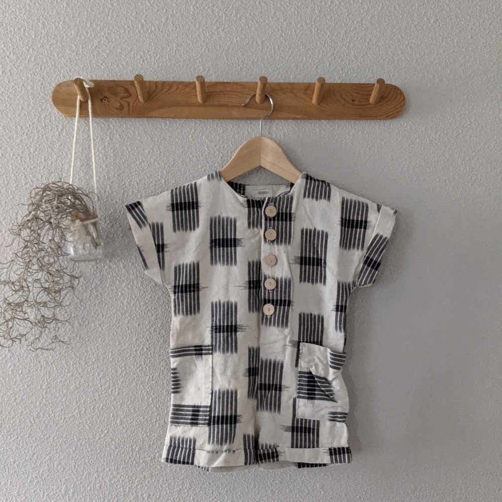 Chaboukie romper 2T black and white